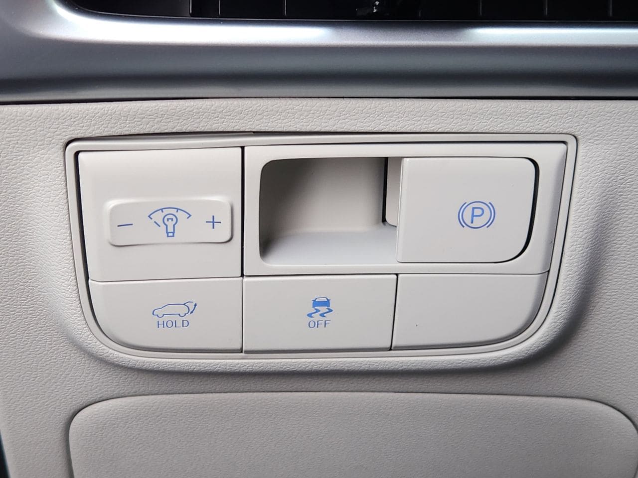 New 2026 R2T Silver Hyundai Limited FWD image 20