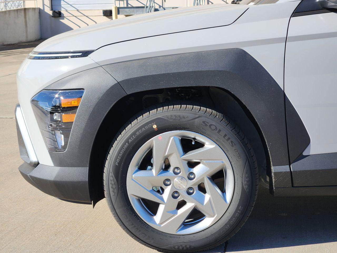 New 2026 C5G Gray Hyundai SE FWD image 5