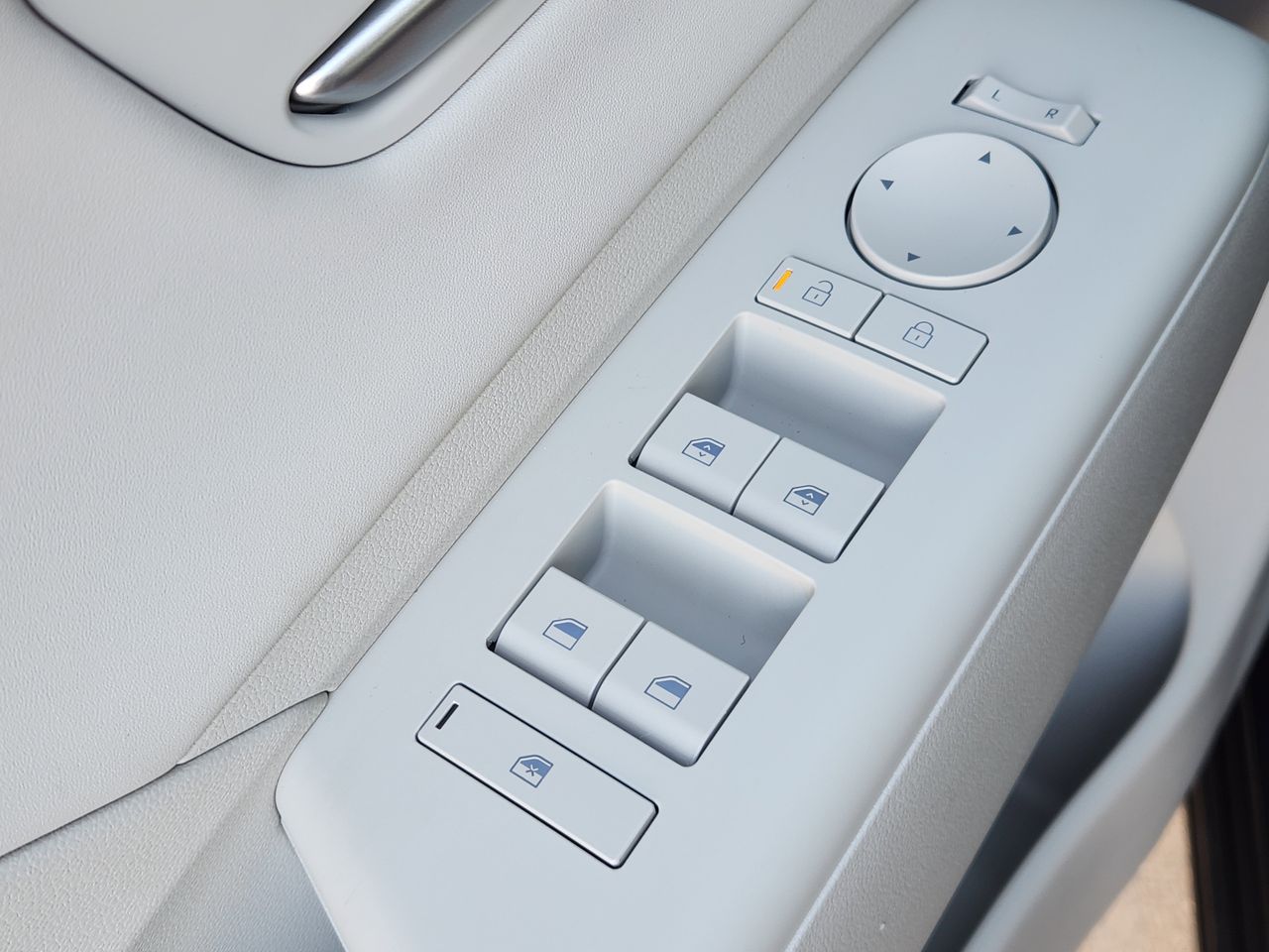 New 2026 PE2 Gray Hyundai SEL Premium FWD image 22