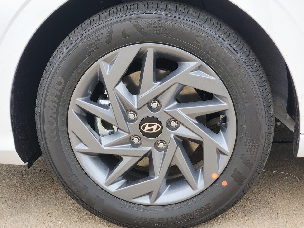 New 2026 W6H White Hyundai Blue image 7