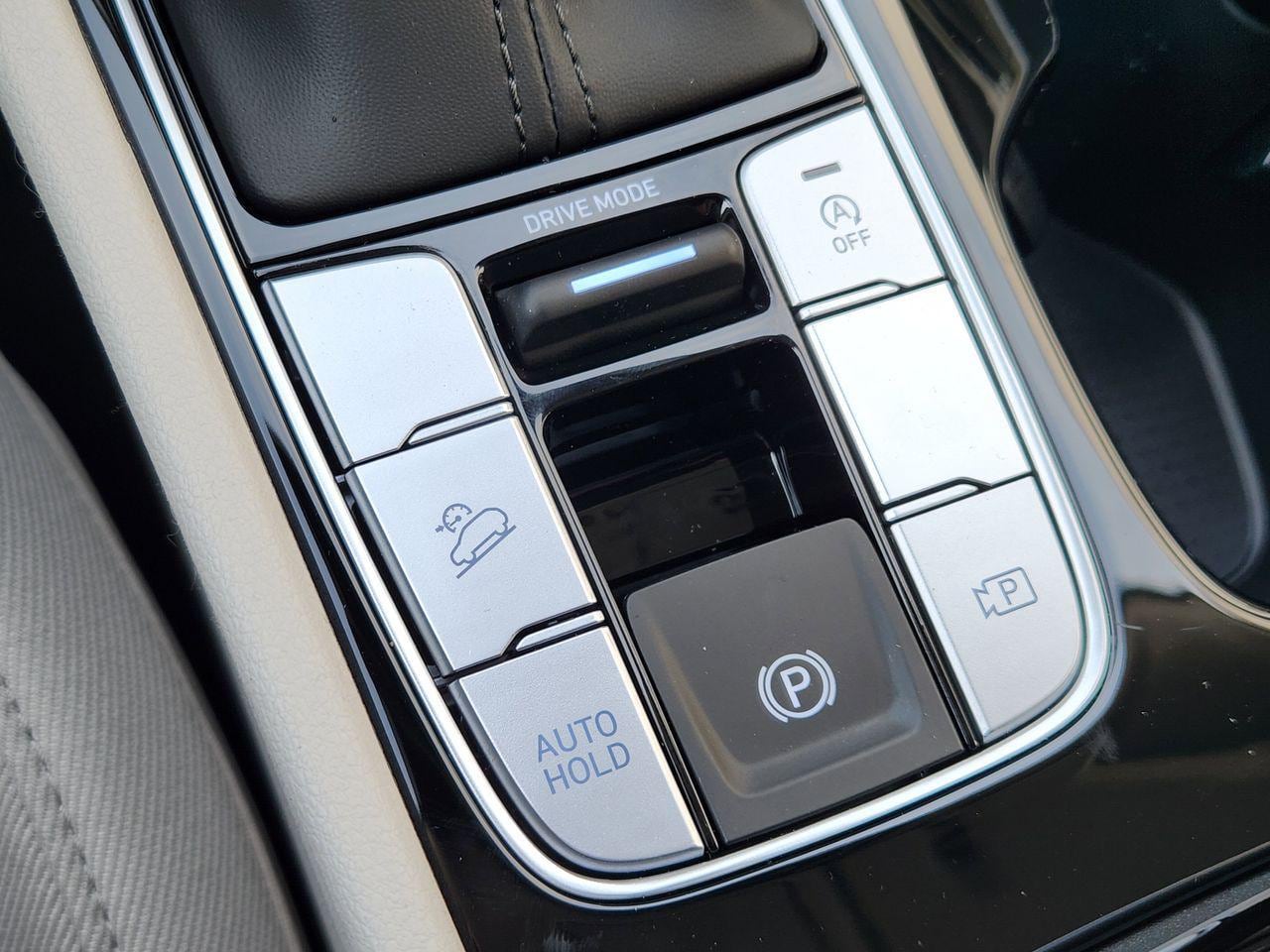 New 2026 W6H White Hyundai SE FWD image 19