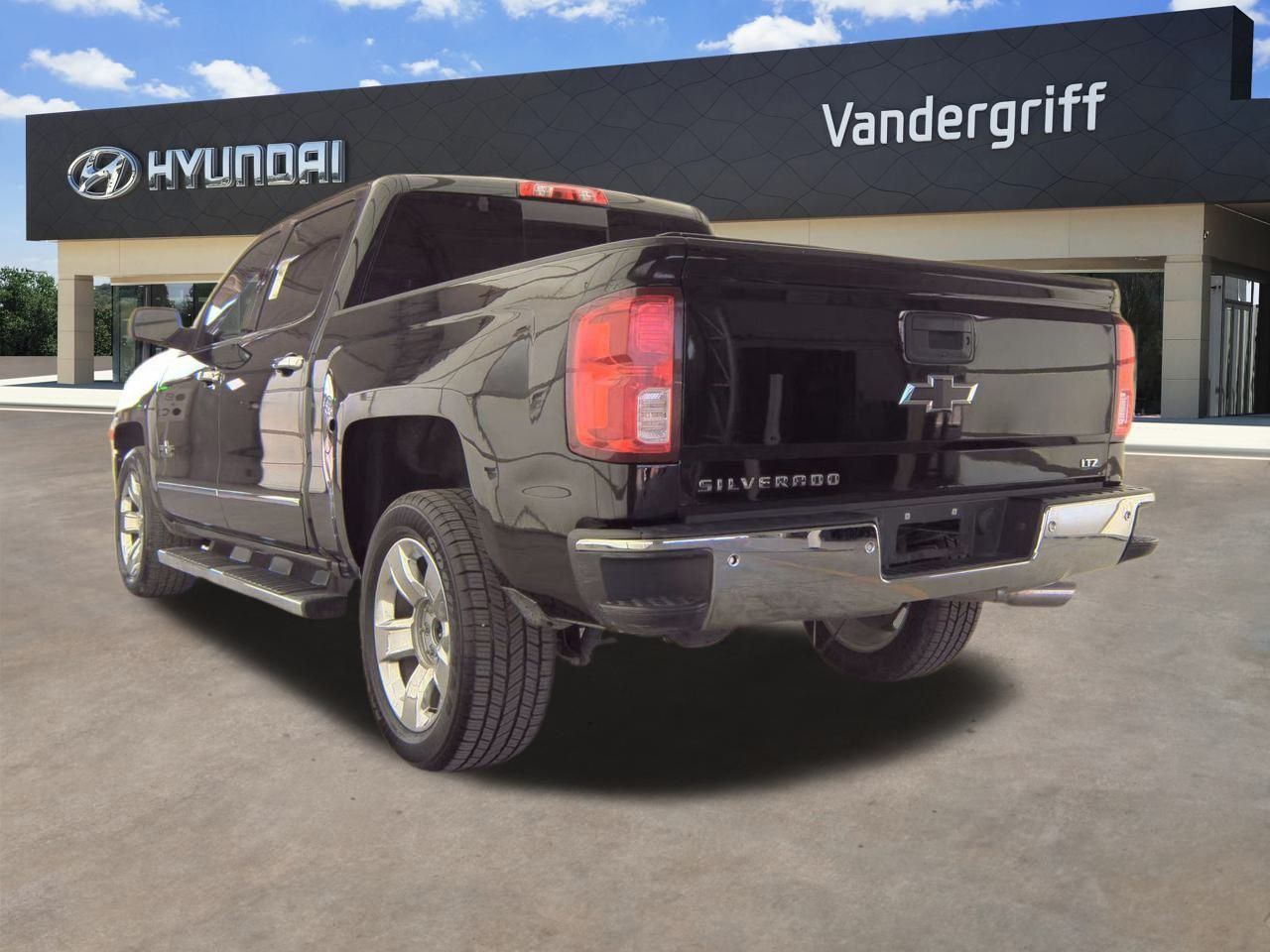 2018 Chevrolet Silverado 1500 LTZ photo 2