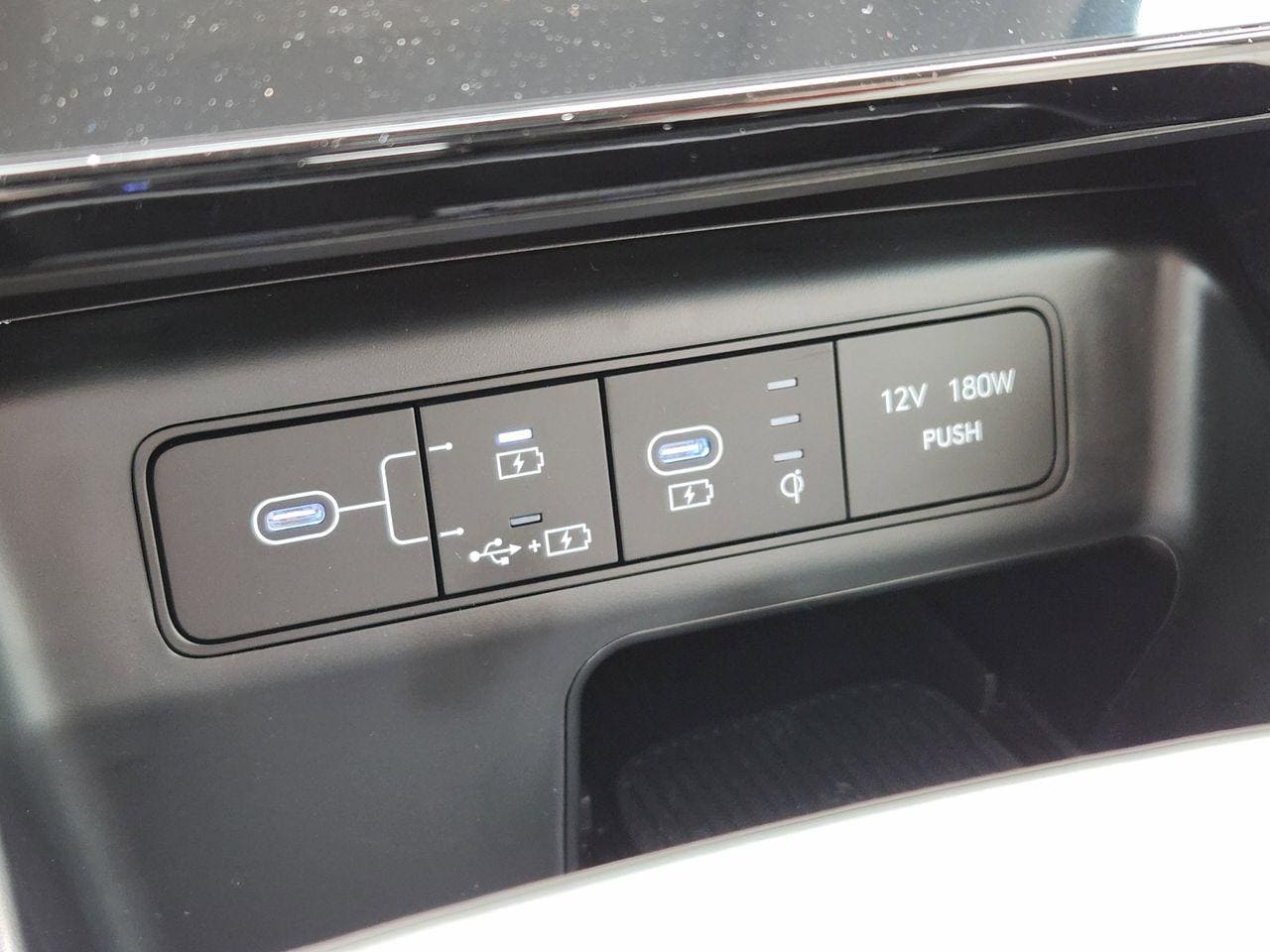 New 2026 R2T Silver Hyundai SEL Premium FWD image 17