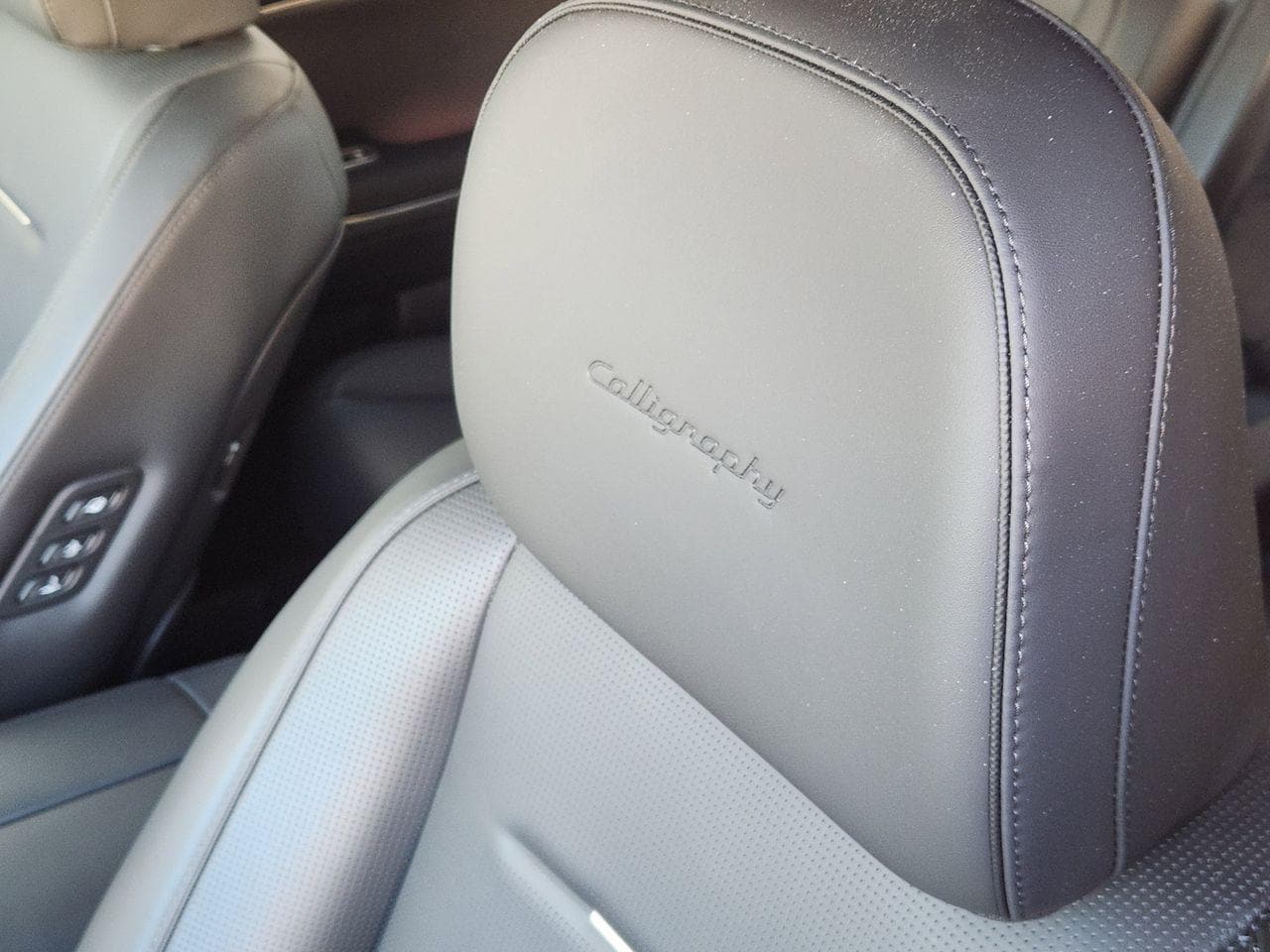 New 2026 Abyss Black Pearl Hyundai Calligraphy image 10