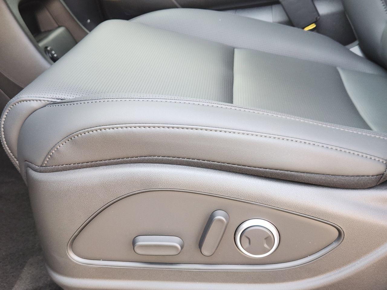 New 2026 WC9 White Hyundai SEL FWD image 22