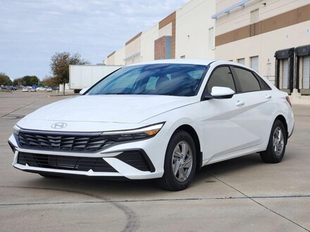 2025 Hyundai Elantra SE Sedan