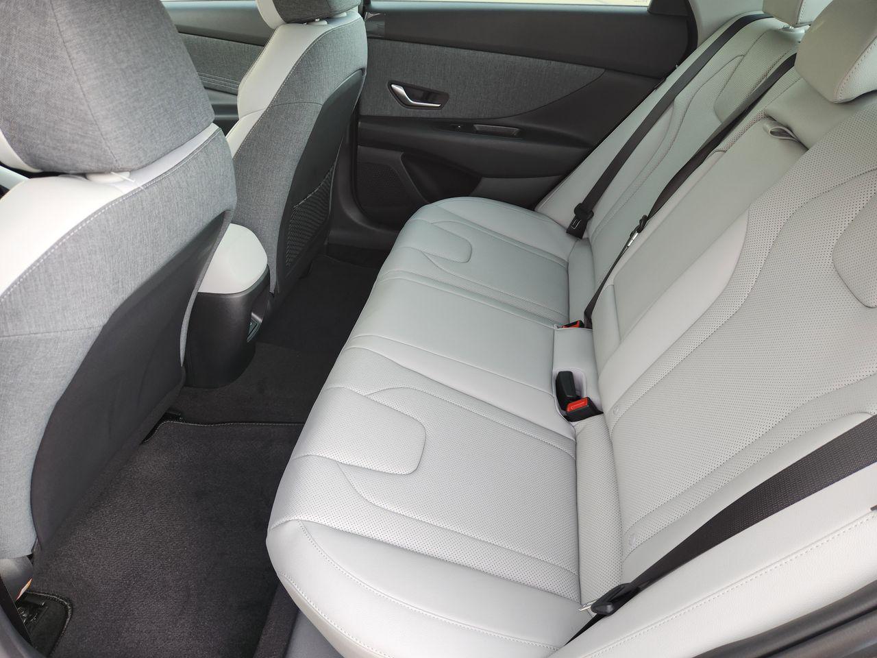 New 2026 Amazon Gray Hyundai Limited image 31