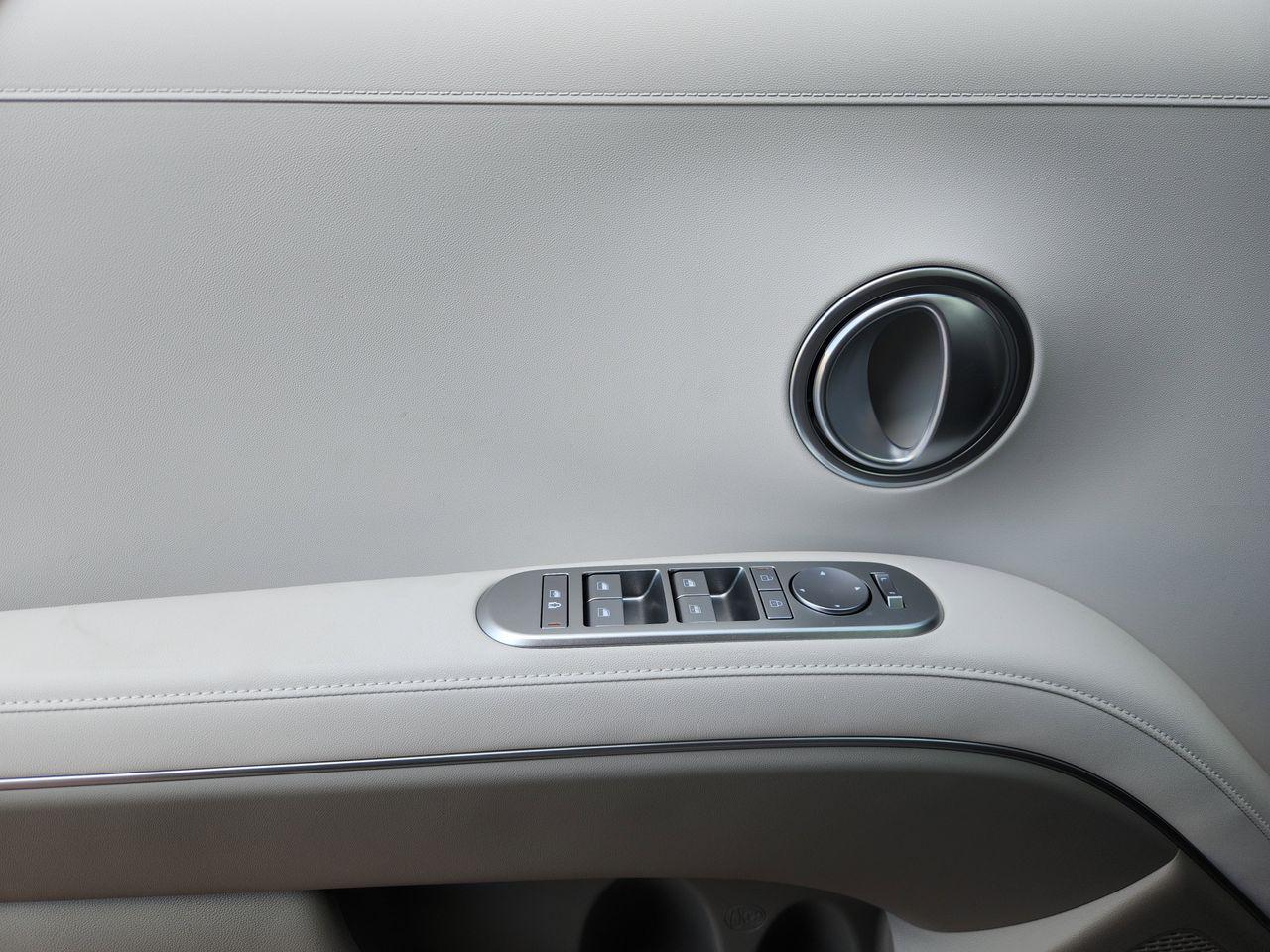 New 2026 A2B Black Hyundai SEL FWD image 21