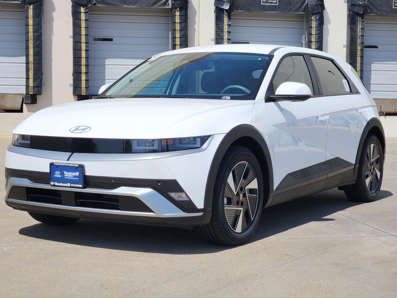 New 2027 SAW/White Hyundai SE image 2