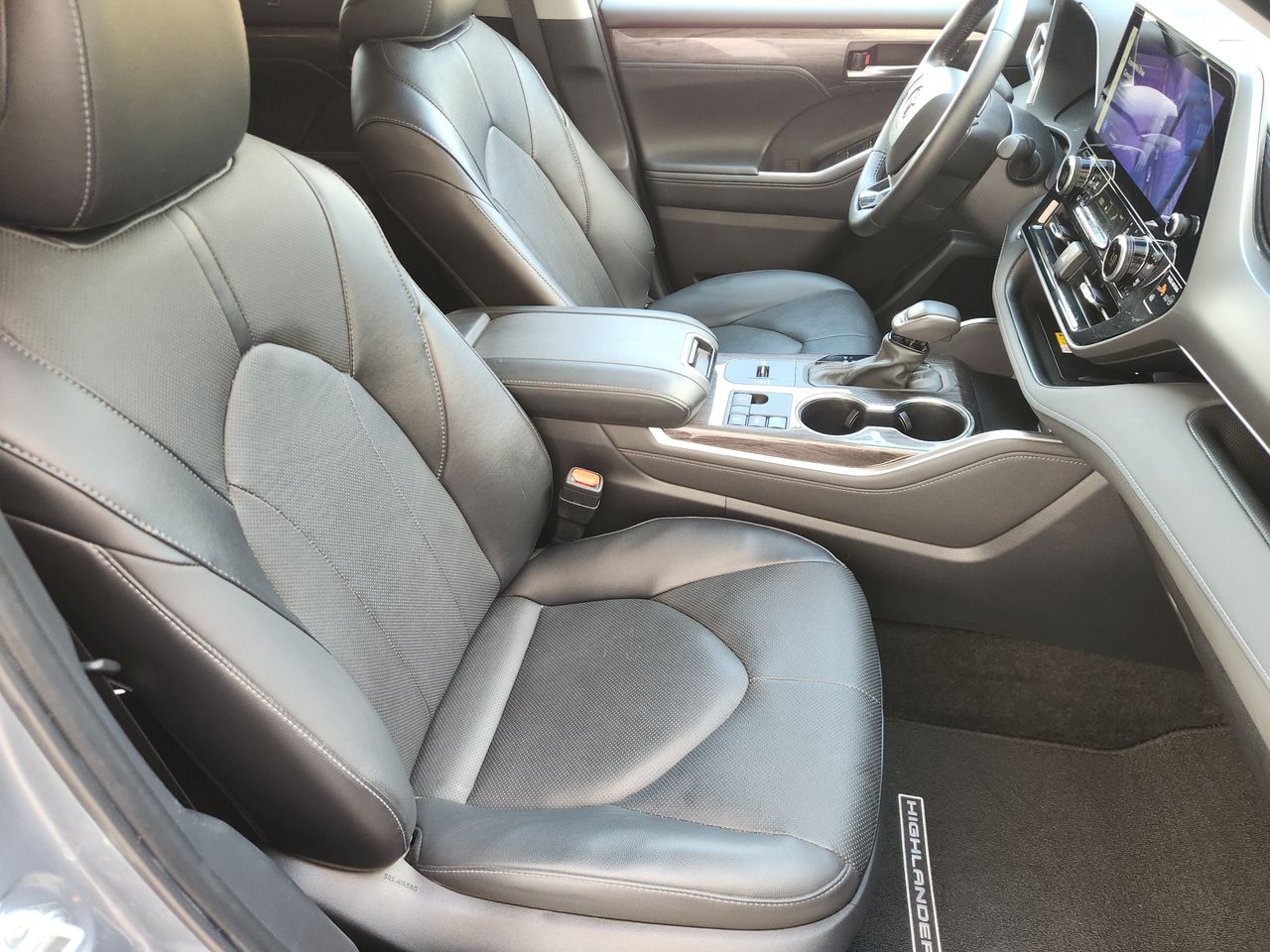 Used 2024 Moon Dust Toyota Limited image 9