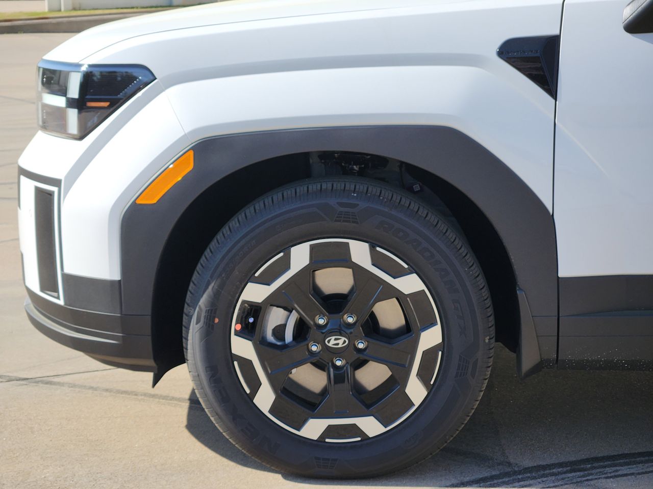 New 2026 W6H White Hyundai SEL FWD image 5