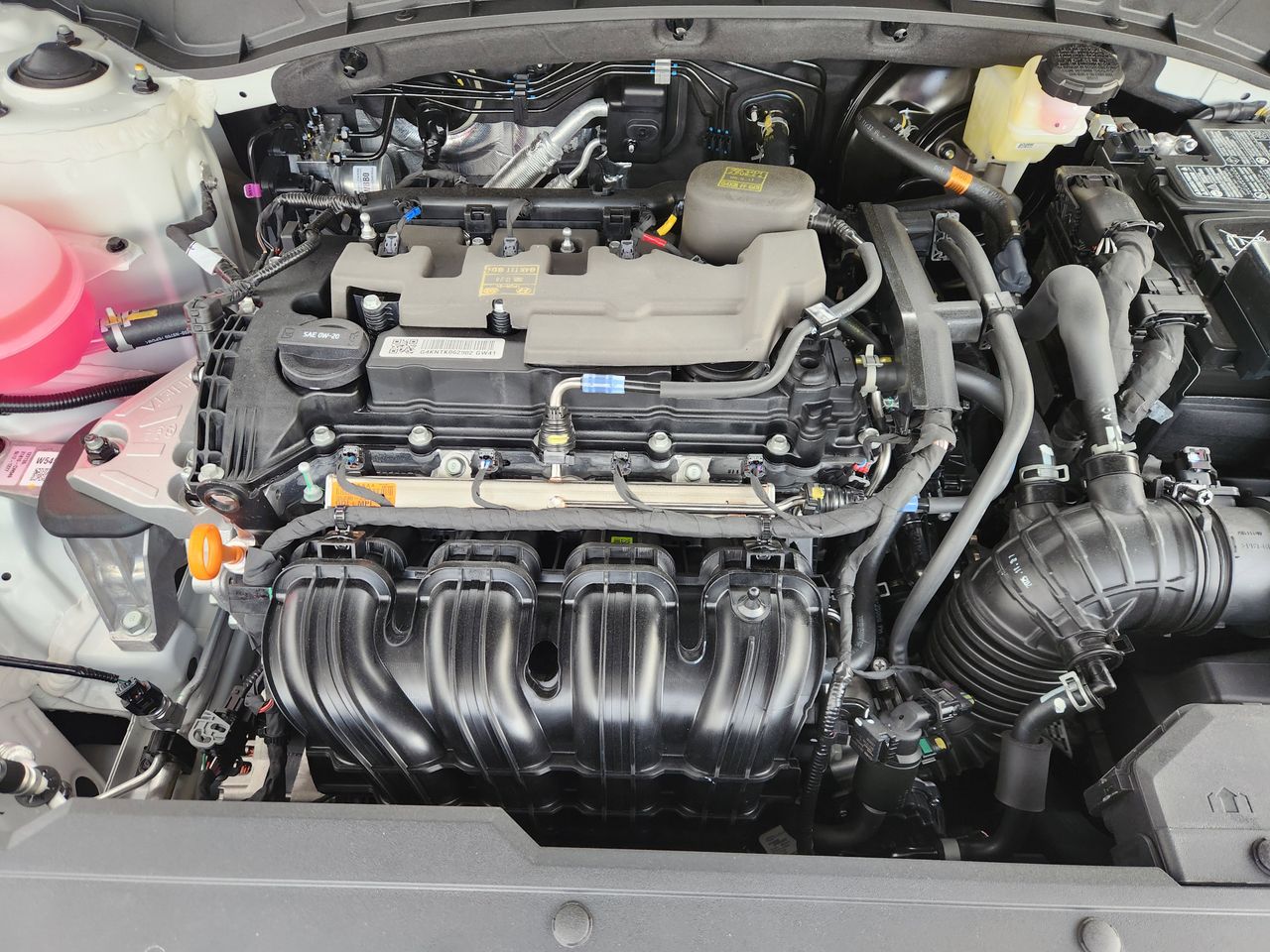 New 2026 W6H White Hyundai SE FWD image 29