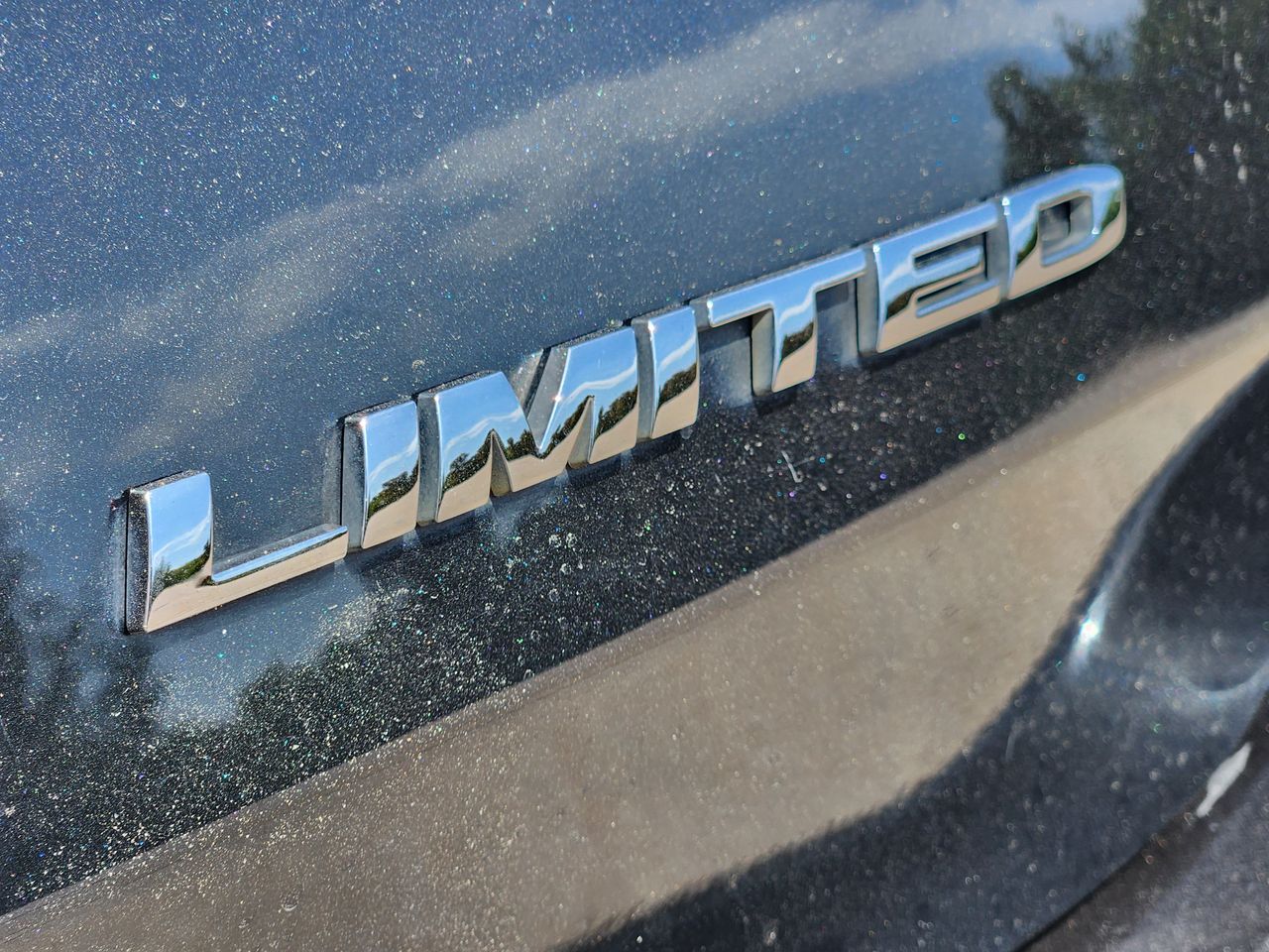 Used 2010 Tuxedo Black Ford Limited image 8