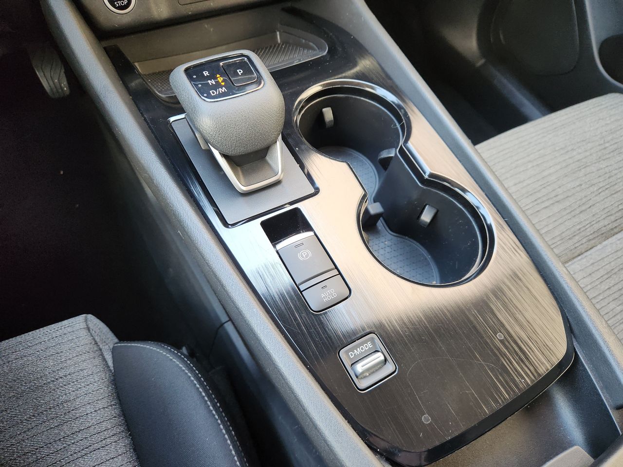 Used 2021 Glacier White Nissan S image 15