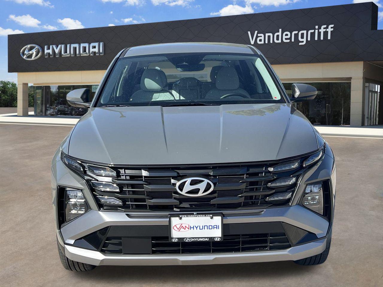 2025 Hyundai Tucson SE photo 2