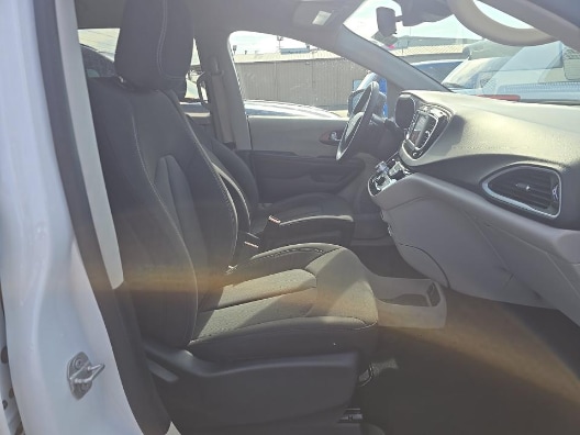 Used 2024 Bright White Chrysler LX image 11