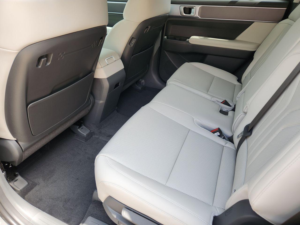 New 2026 Hampton Gray Hyundai SEL FWD image 27