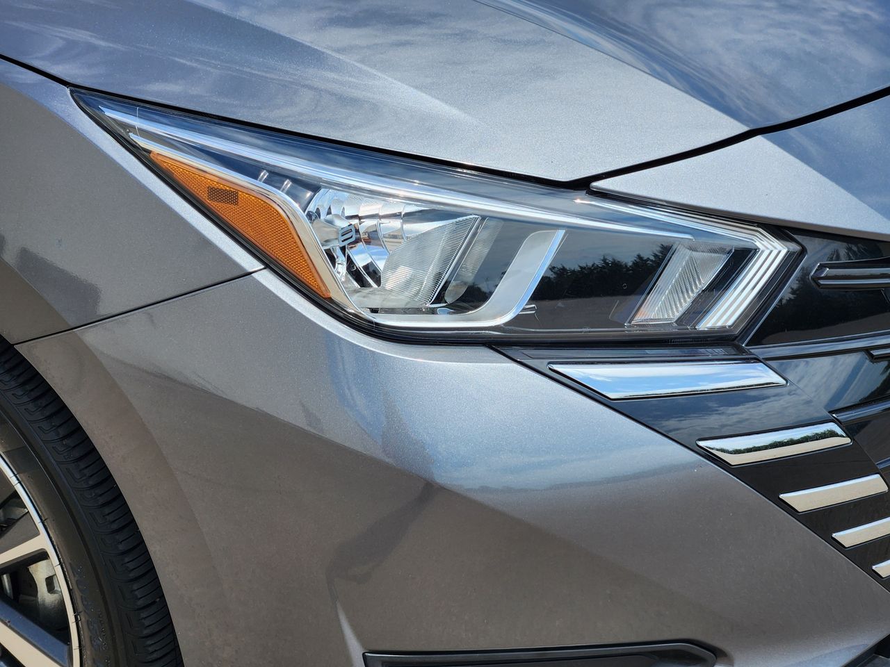 Used 2024 Gun Metallic Nissan 1.6 SV image 5