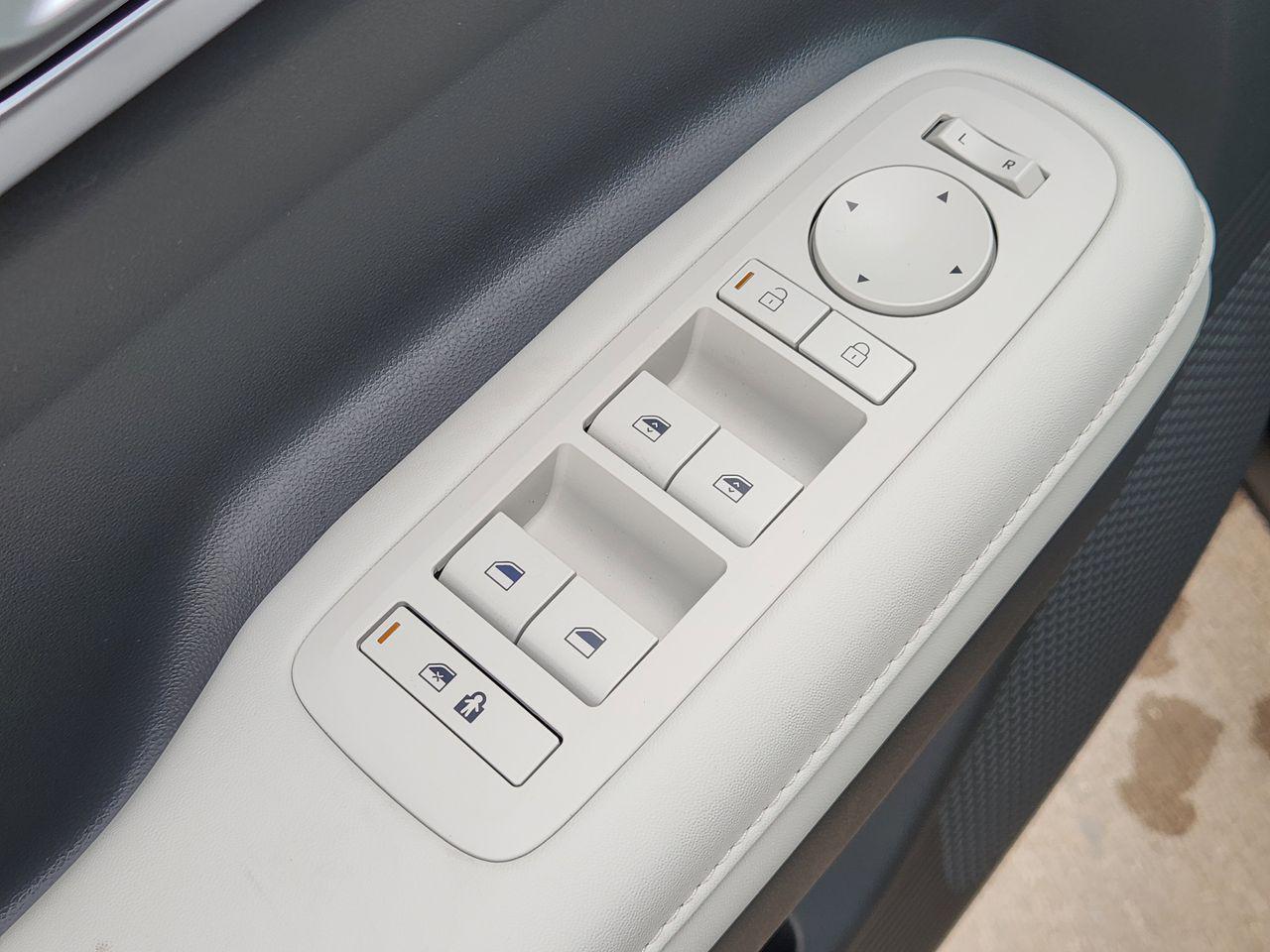 New 2026 S3B Black Hyundai SEL FWD image 22