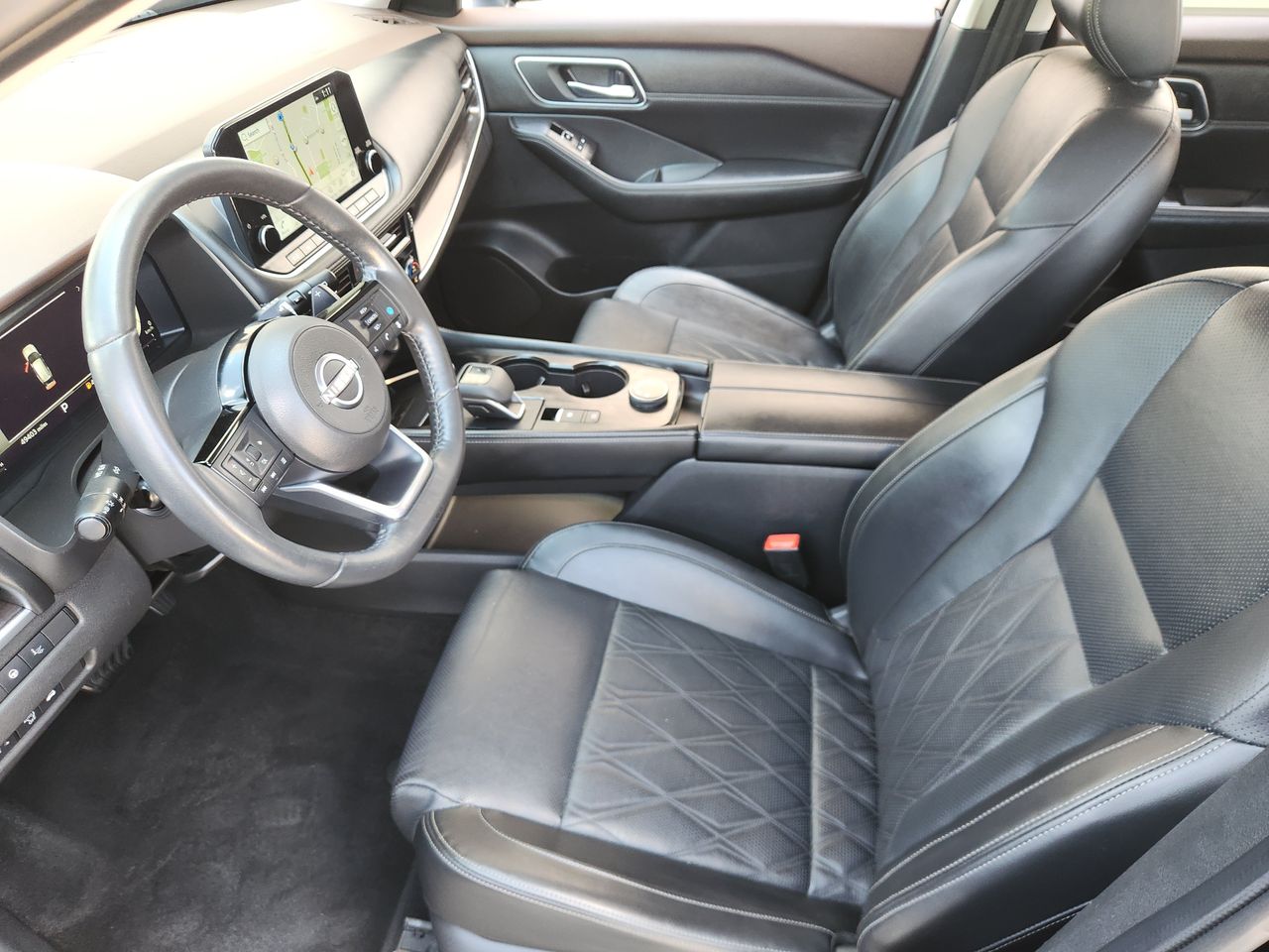 Used 2023 Super Black Nissan Platinum image 10