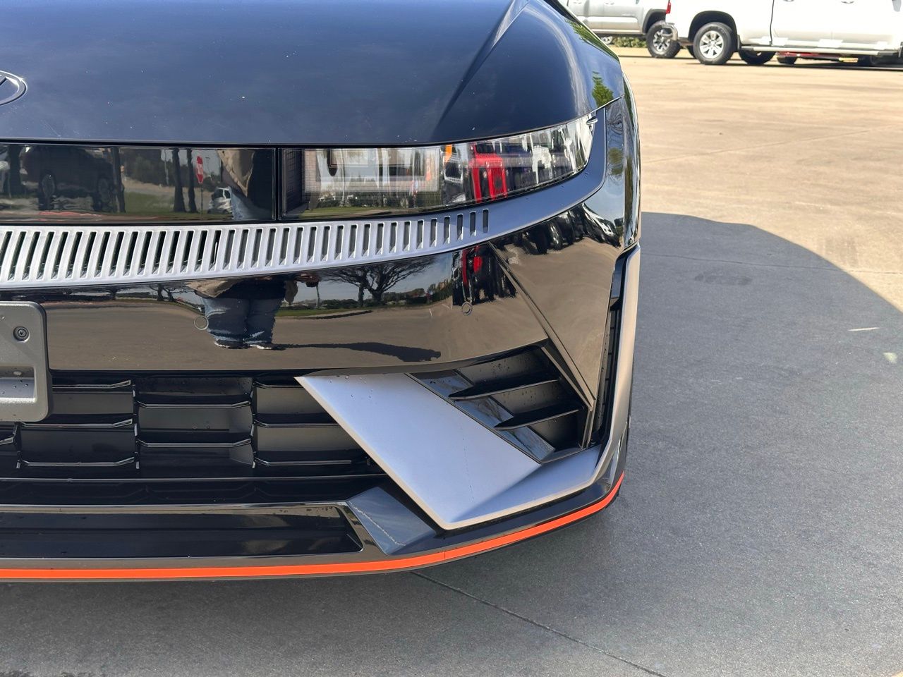 Used 2025 Abyss Black Hyundai Base image 4