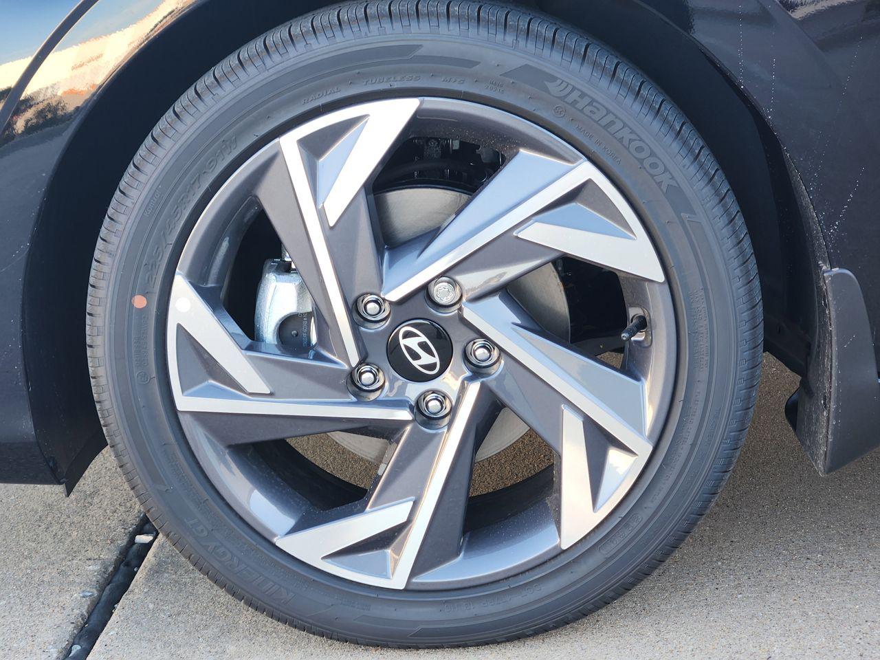New 2026 Abyss Black Hyundai Limited image 7