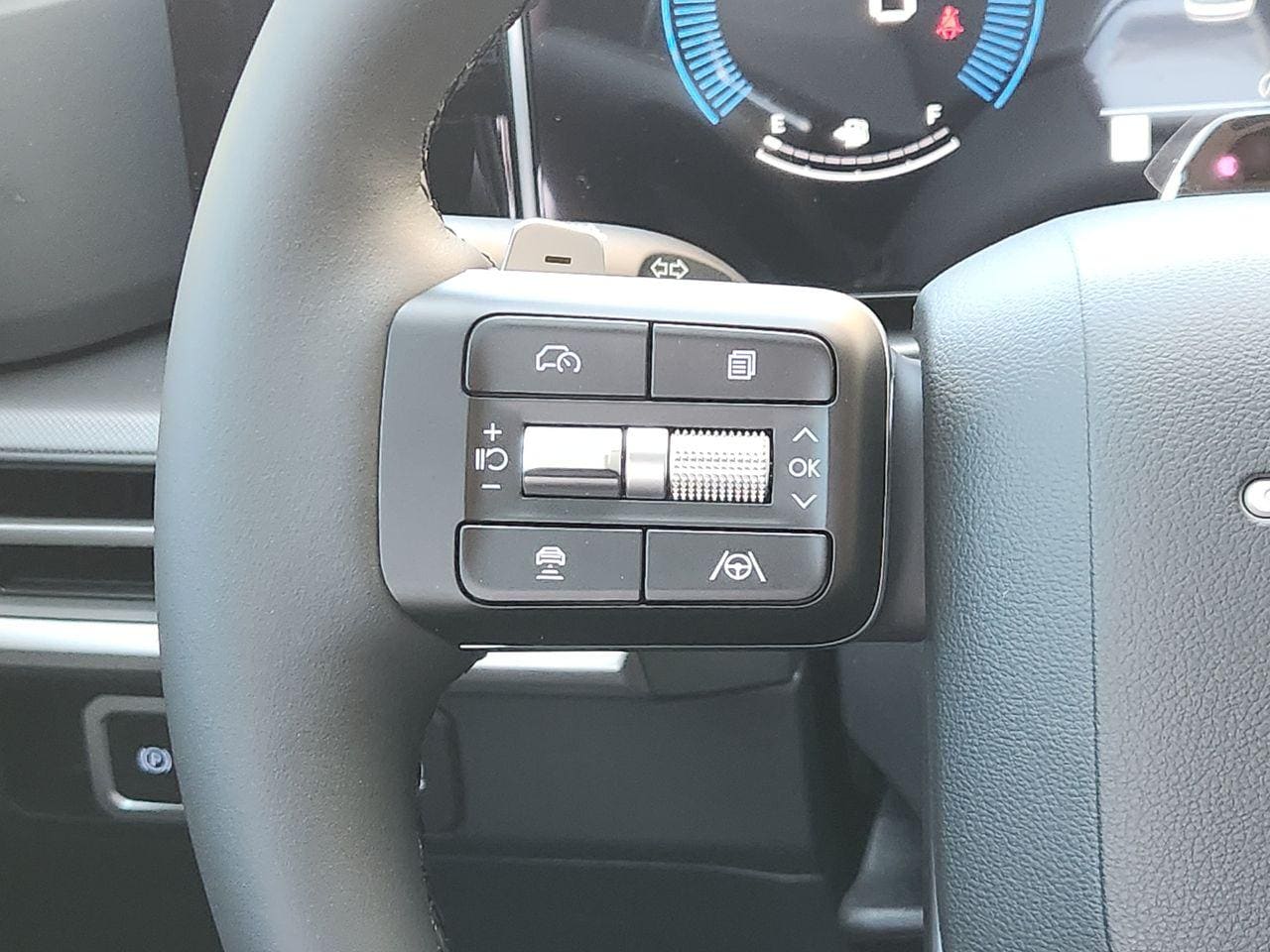 New 2027 Serenity White Hyundai SEL FWD image 26