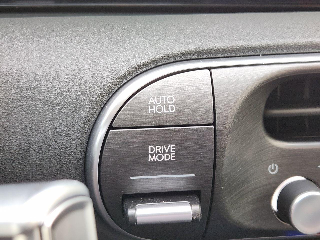 New 2026 WC9 White Hyundai SEL FWD image 16