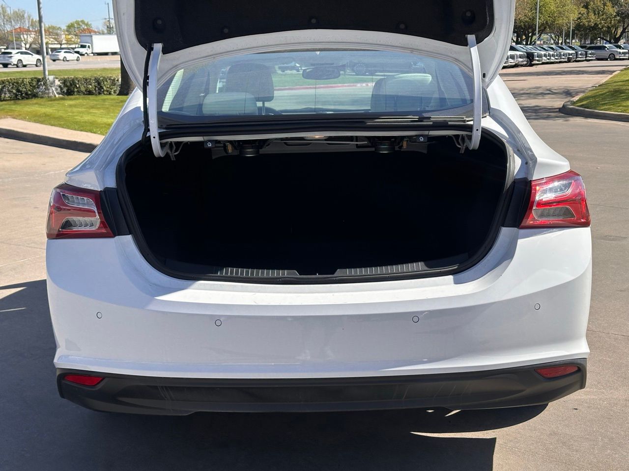 Used 2024 Summit White Chevrolet LT 2LT image 13