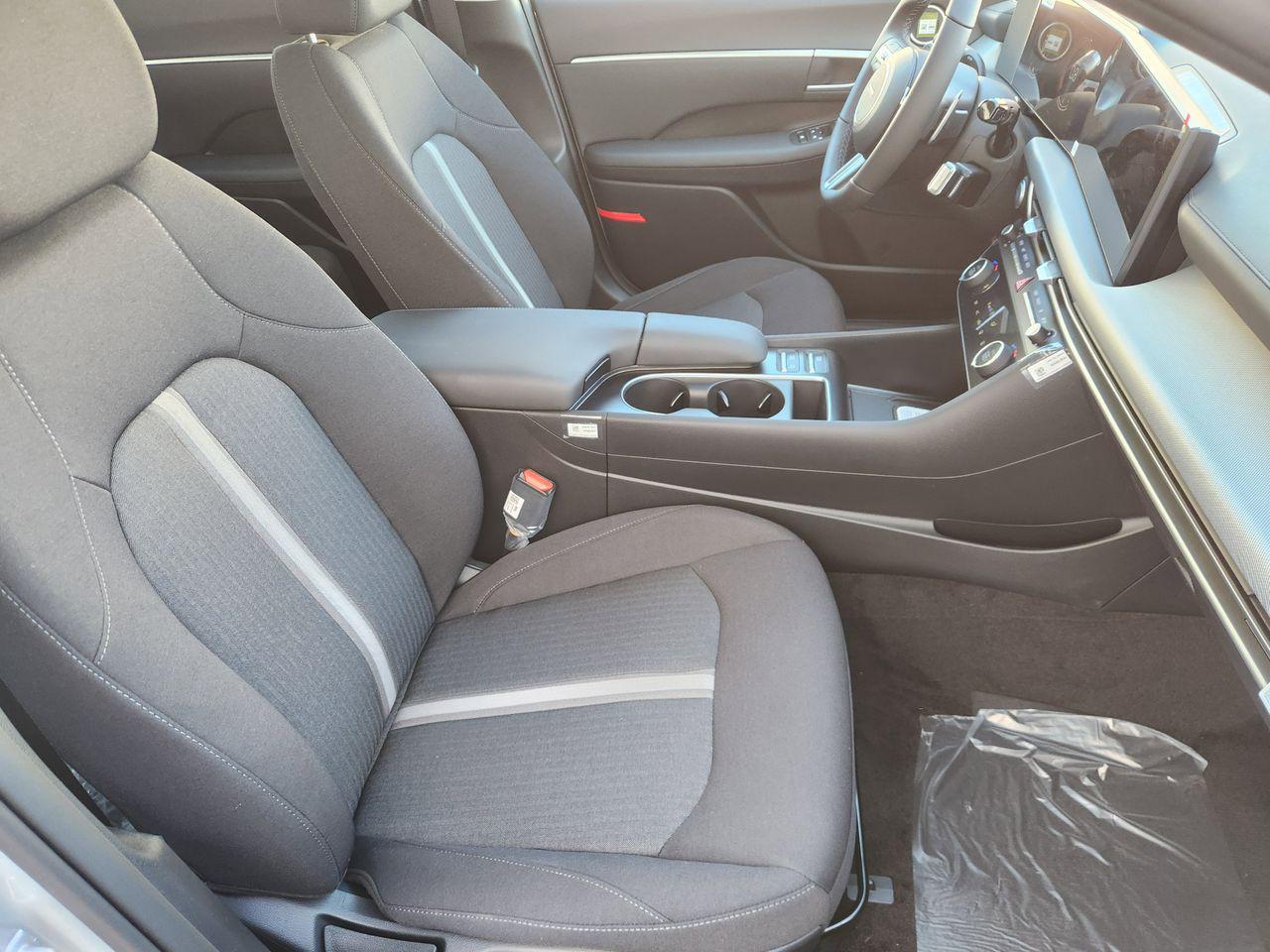 New 2026 Aero Silver Hyundai SEL Sport image 9