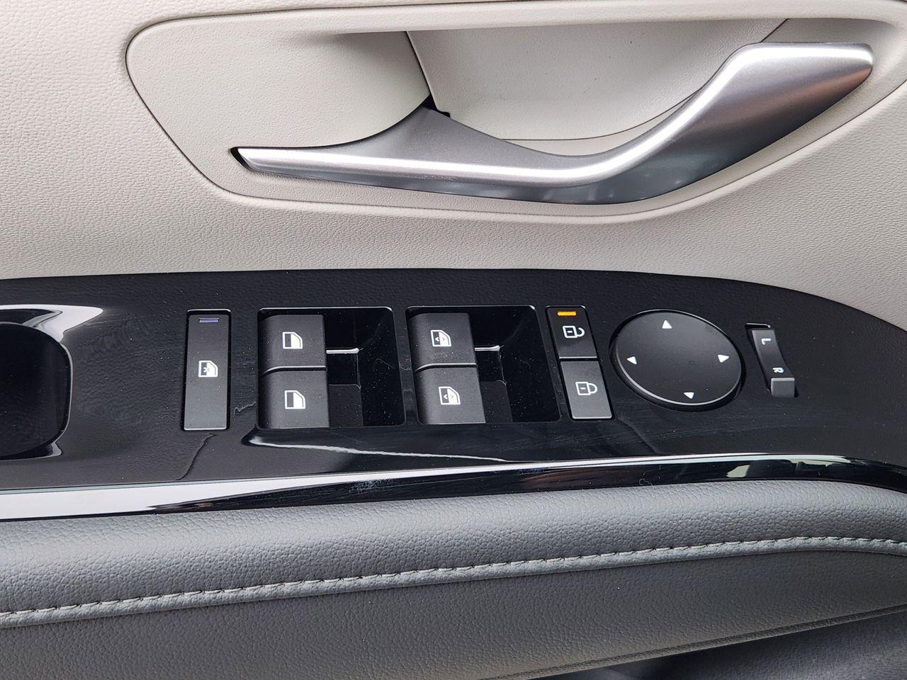 New 2026 W6H White Hyundai Limited FWD image 21