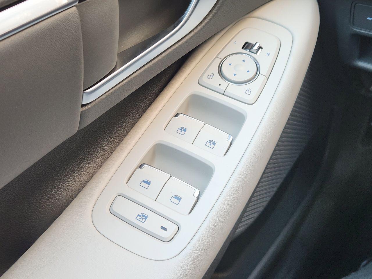 New 2026 Serenity White Hyundai SEL Sport image 21