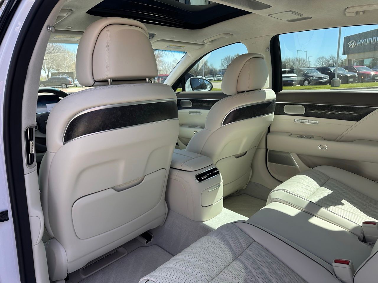 Used 2025 Uyuni White Genesis 3.5T e-SC image 16