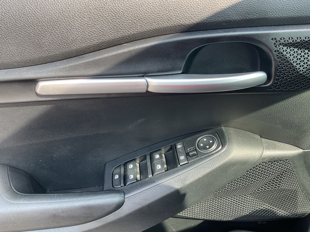 Used 2026 Clear White Black Roof Kia LX image 9