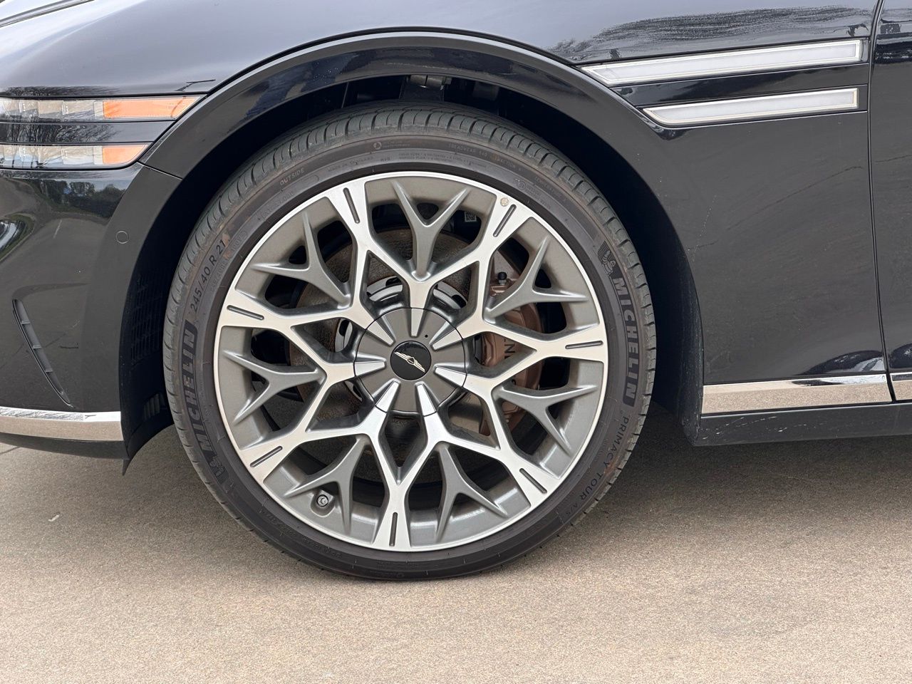 Used 2025 Vik Black Genesis 3.5T e-SC image 7