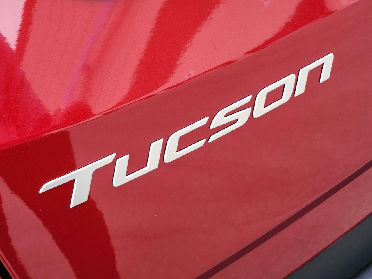 New 2026 R2P Red Hyundai SEL FWD image 8