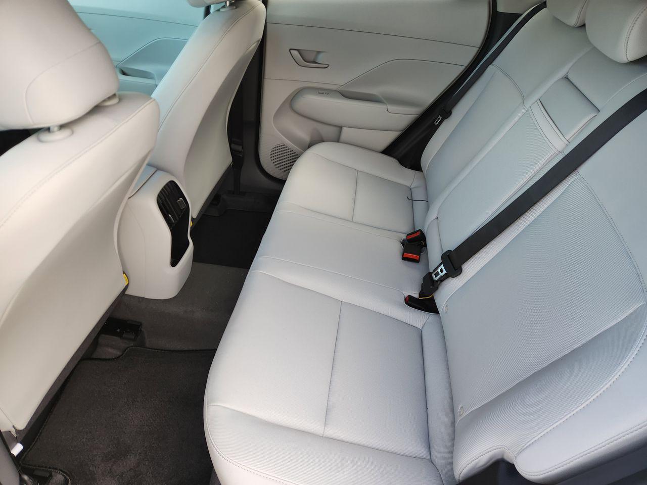 New 2026 Atlas White Hyundai SEL Sport FWD image 29