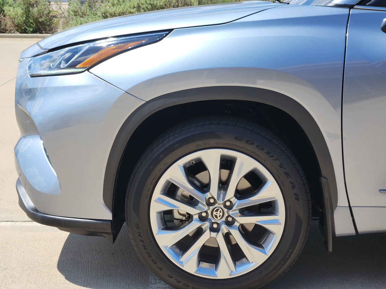 Used 2024 Moon Dust Toyota Limited image 5