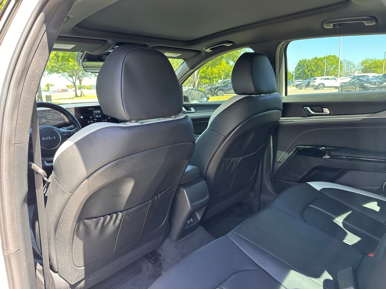 Used 2025 Snow White Pearl Kia GT-Line image 14