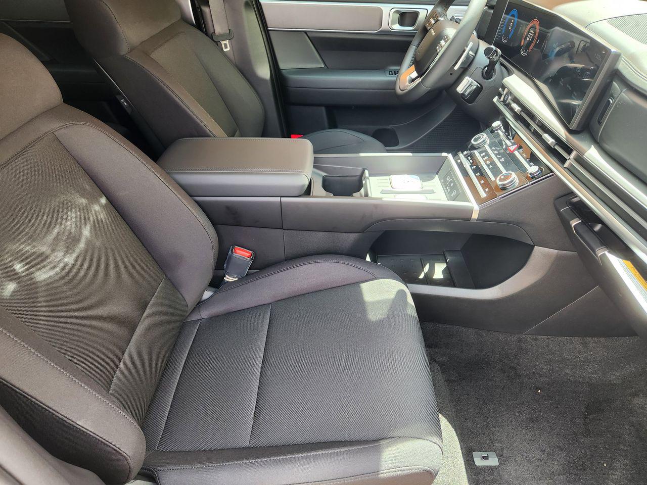 New 2026 R2T Silver Hyundai SE FWD image 11