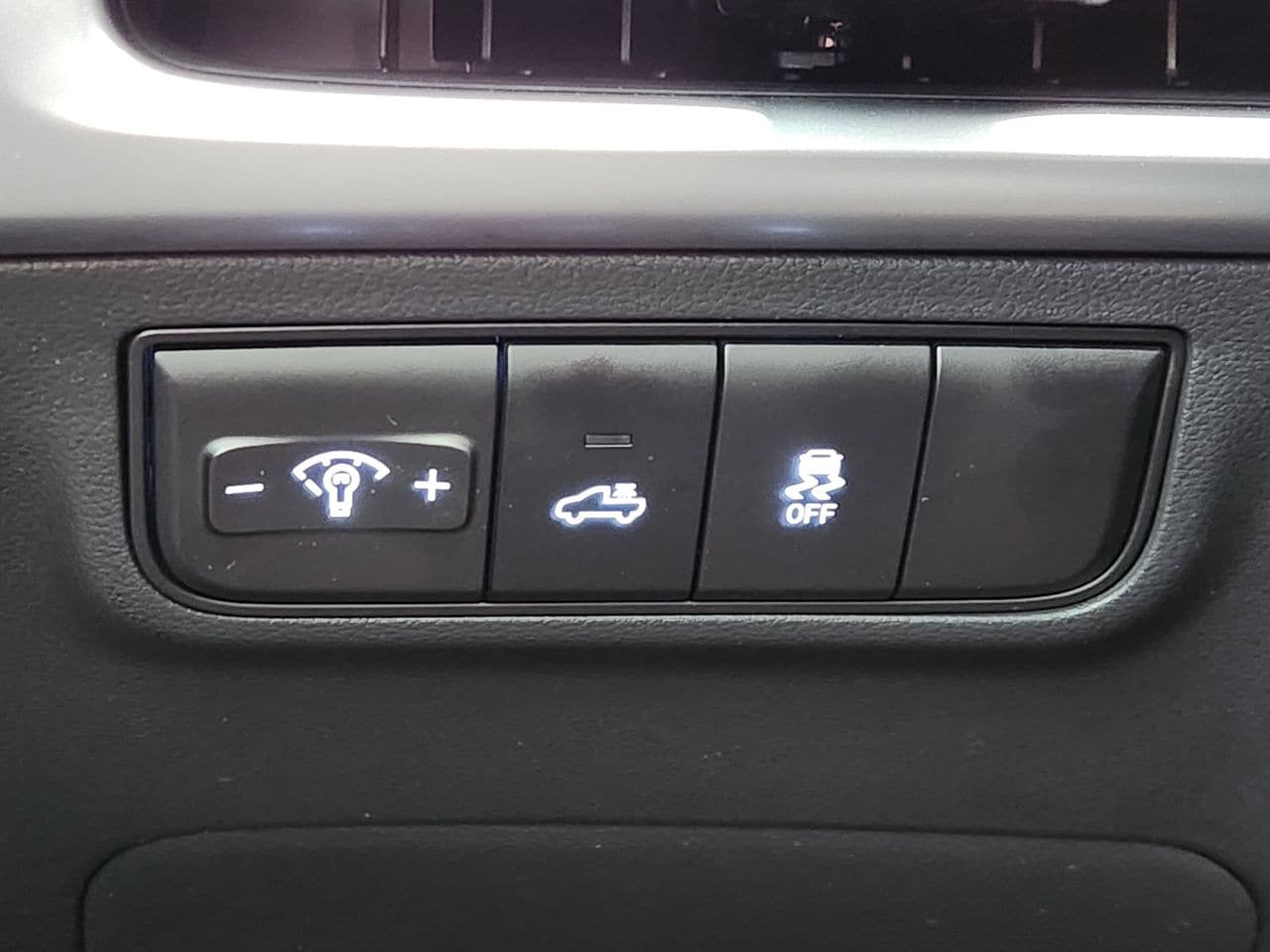 New 2026 S3B Black Hyundai SEL Activity FWD image 19