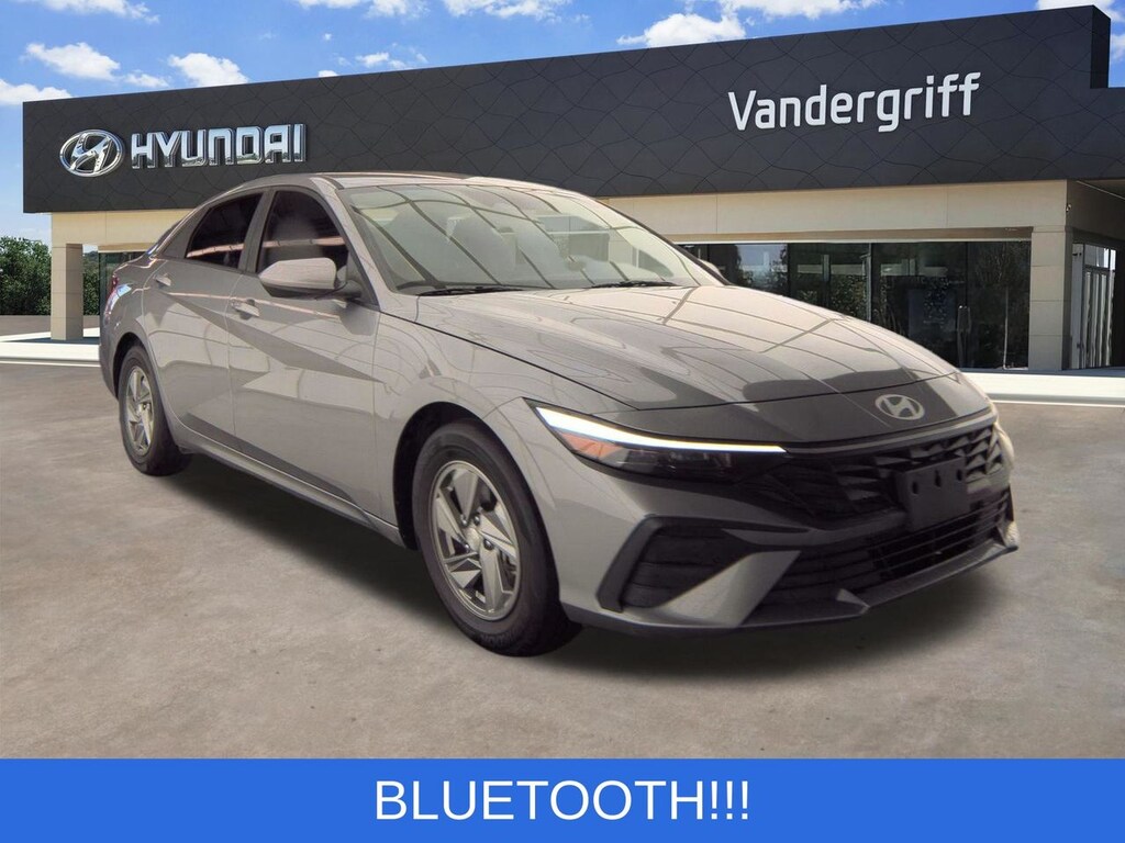 Used 2025 Hyundai Elantra SE Sedan