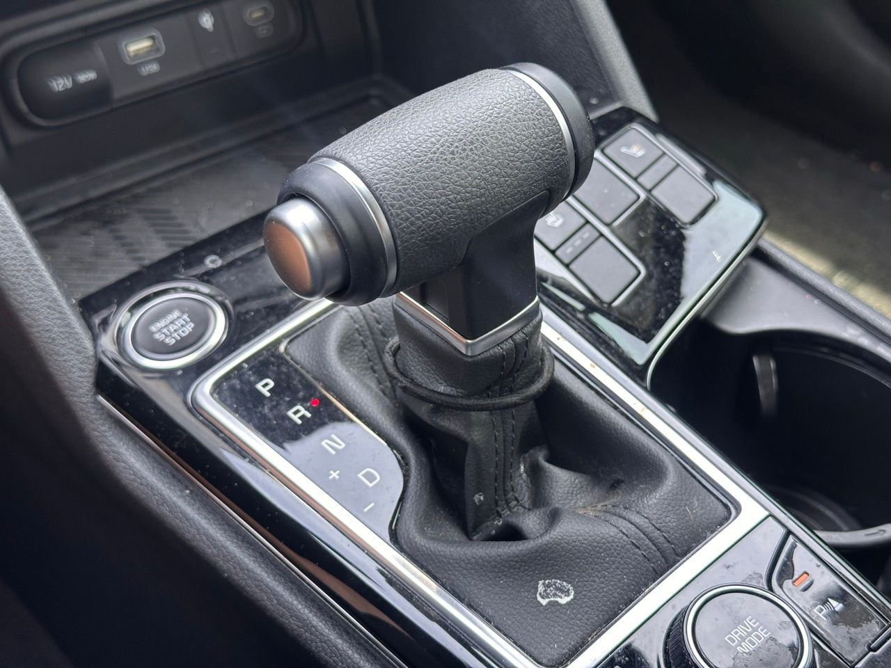 Used 2025 Ebony Black Kia EX image 29