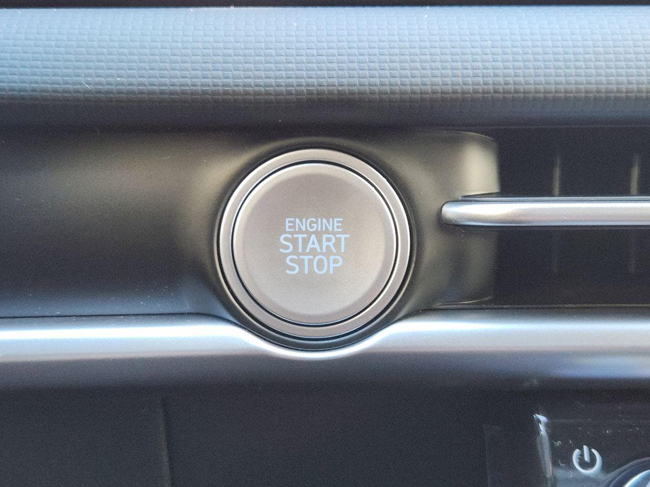 New 2026 SAW White Hyundai SEL FWD image 15