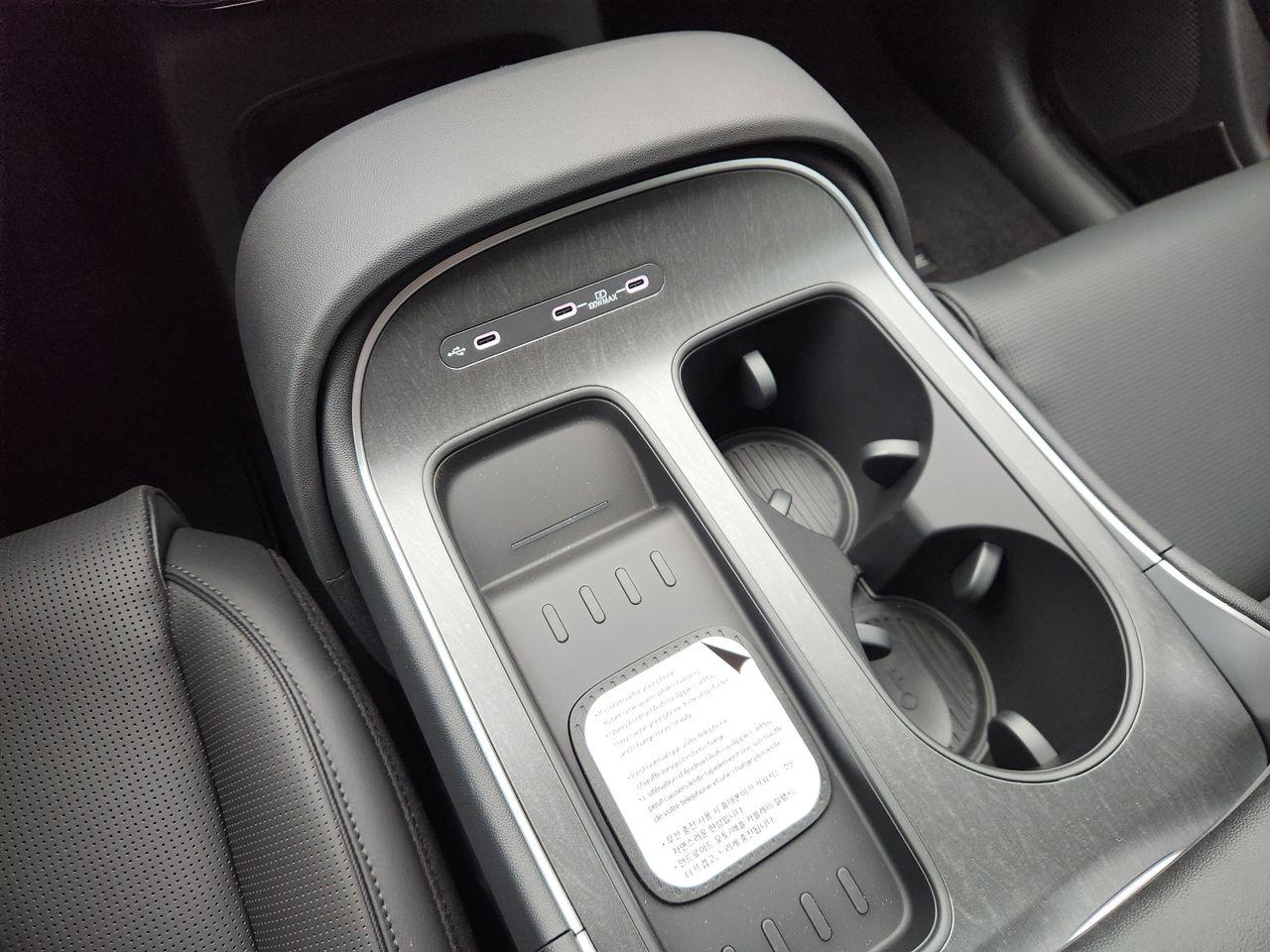 New 2026 A2B Black Hyundai SEL FWD image 18