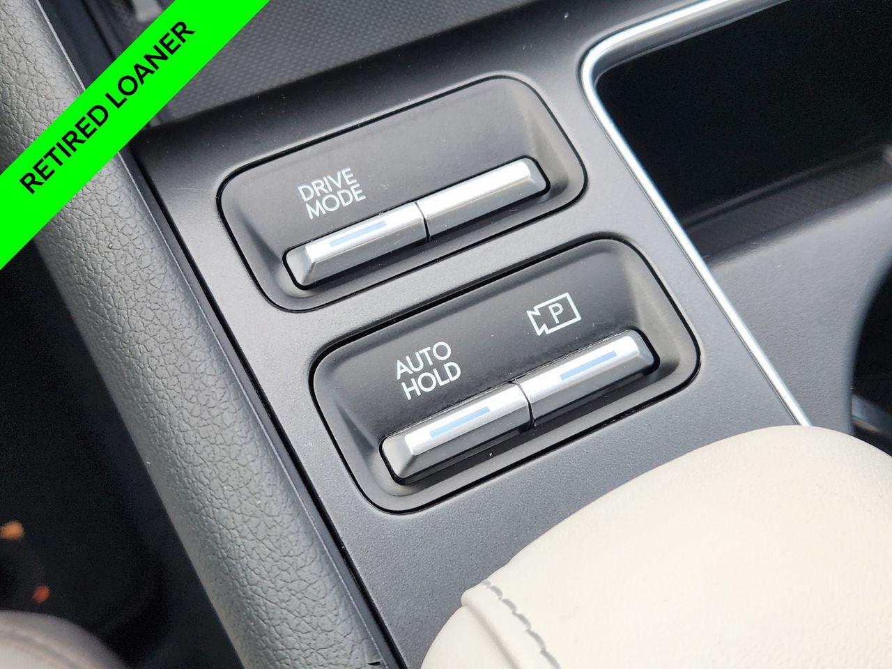 New 2025 T4A Silver Hyundai SEL Convenience image 21