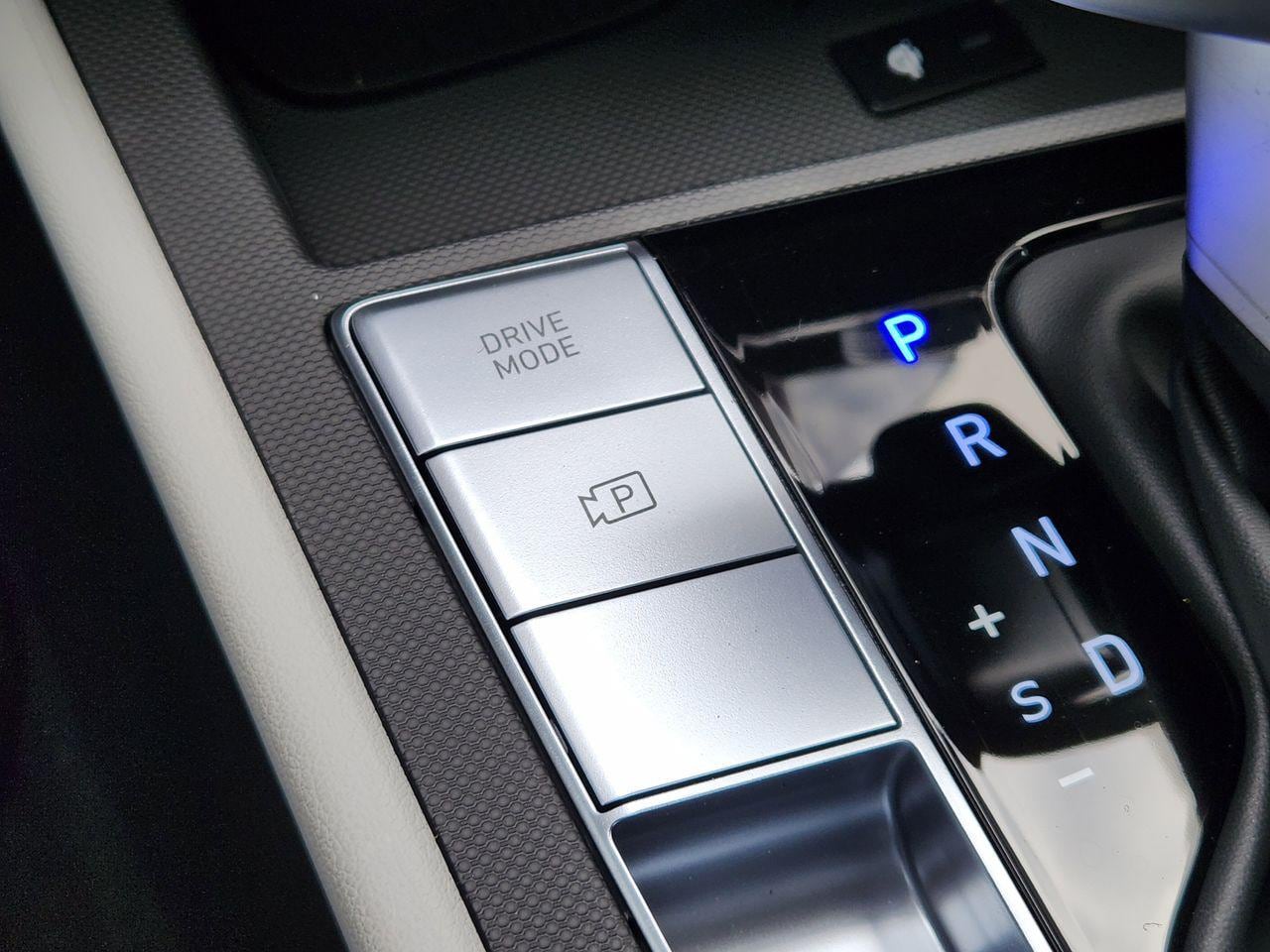 New 2026 W6H White Hyundai Limited image 20