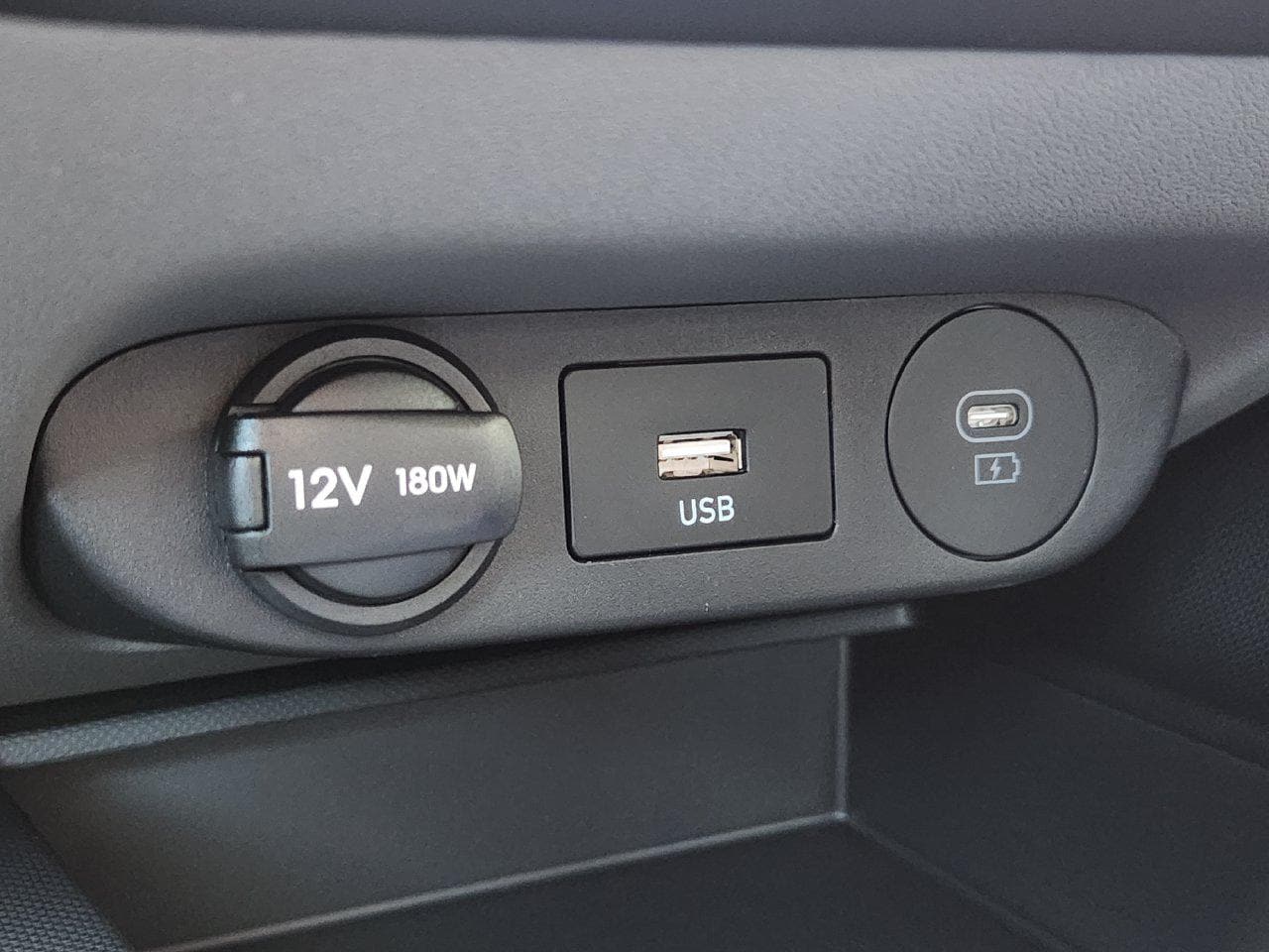 New 2026 Amazon Gray Hyundai SE image 18