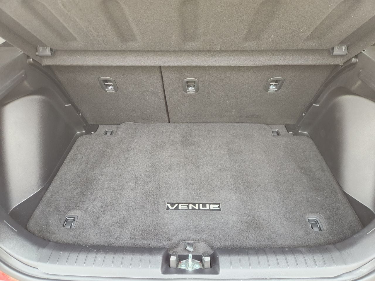 Used 2025 Ultimate Red Hyundai SE image 30