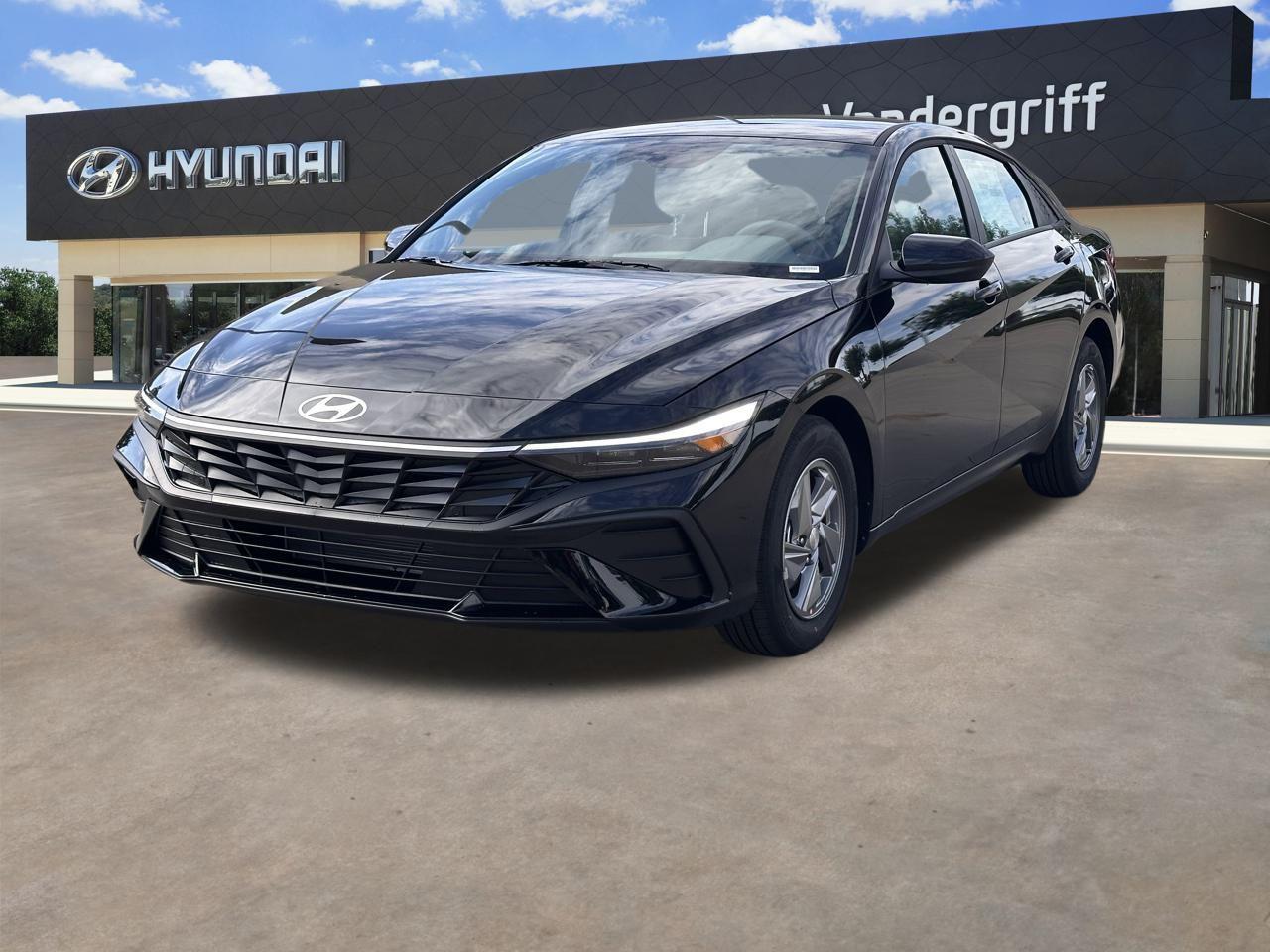 2025 Hyundai Elantra SE photo 2